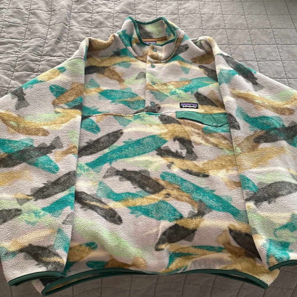 Men’s Patagonia Synchilla Snap-T Fleece Pullover, size L, fish print